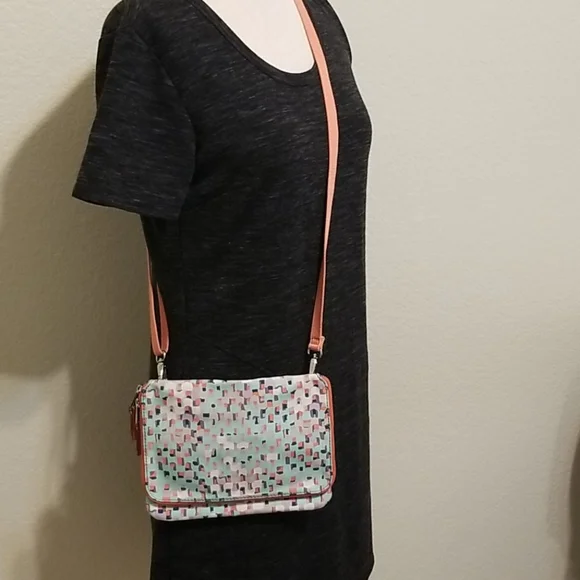 Fossil Thin Crossbody Purse - Picture 4 of 13